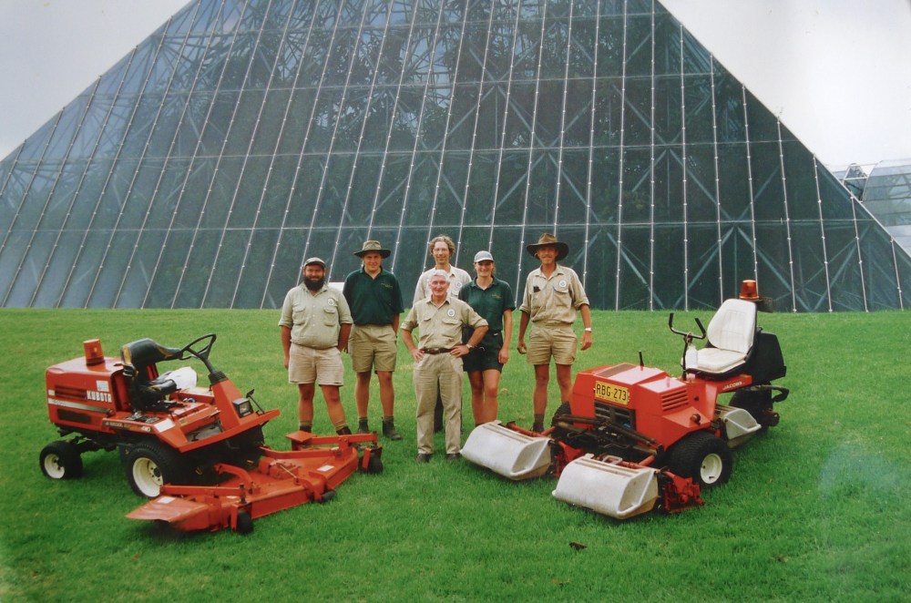 Turfculture, 2001 (L to R), Charles, ?, Bill (front), Jerry (rear), Janelle and John