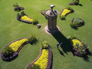 Flower Bed Lawn May 2002